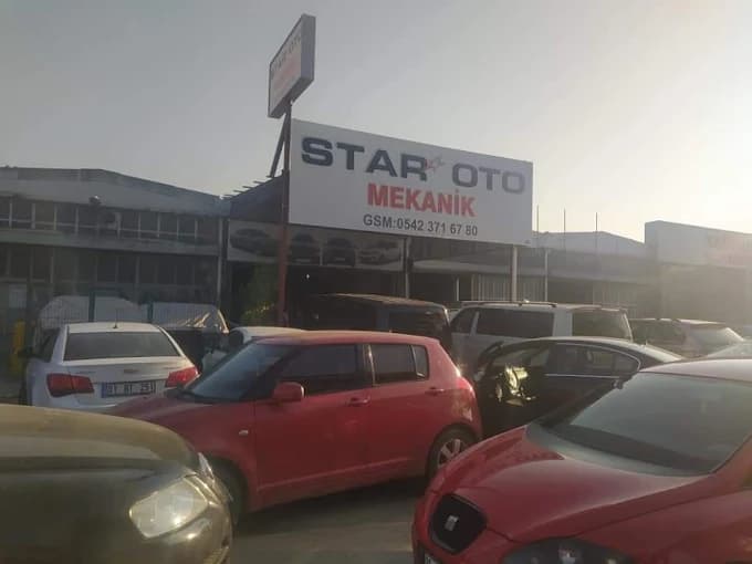 Şaşmaz Bahçekapı'da Star Oto Mekanik dükkanı, akşam vakti